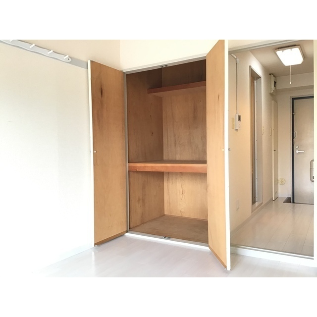 シャトール田口片倉202号室 内観