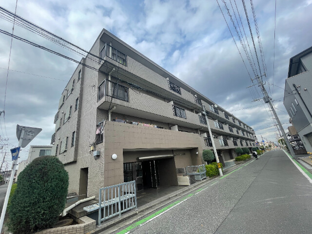 フィオーレ新宿4階 外観