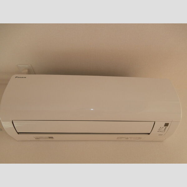 Four Seasons 新横浜303号室 エアコン