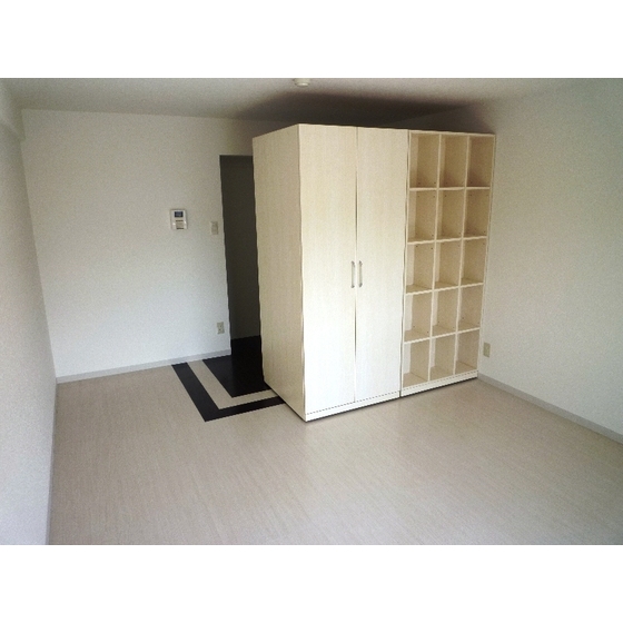 プレイズ　レイ 内観