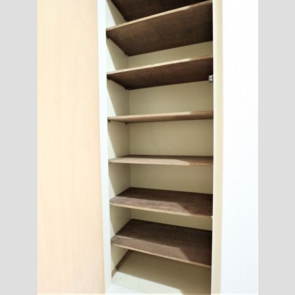 クリスタルハイツ相模台305号室 シューズボックス