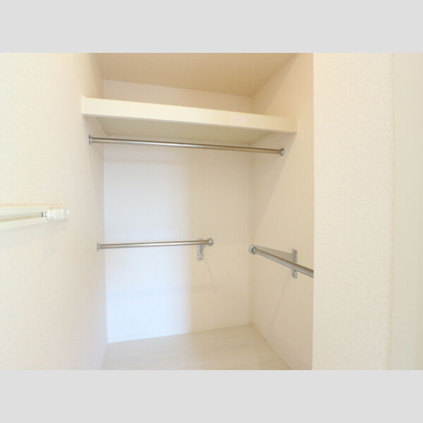 サニーメゾン大野台101号室 ウォークインクローゼット