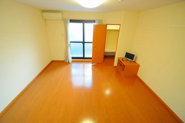 レオパレスリヴェールⅠ109号室 リビング