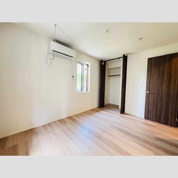 ファンウェーブ湘南茅ヶ崎101号室 洋室