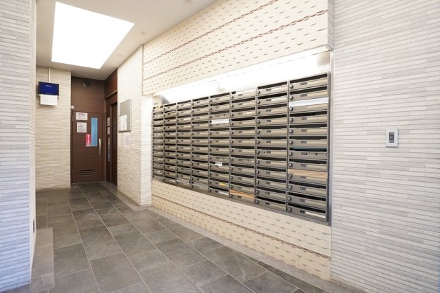 クレベール西新宿フォレストマンション2階 エントランス