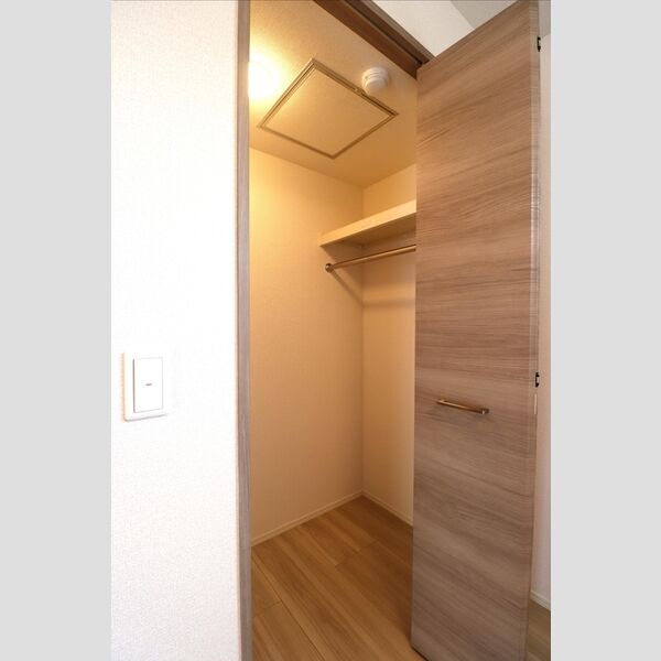 グラナーデ貫井303号室 洋室クローゼット