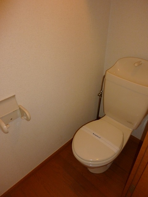 レオパレスグレイス202号室 独立トイレ