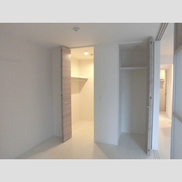 メゾン フォンティーヌ 洋室　ウォークインクローゼット