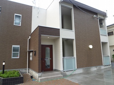 リブリ・興2階 エントランス