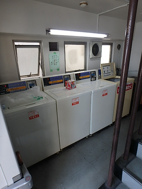 カルタス２１菊川2階 亀の湯コインランドリー