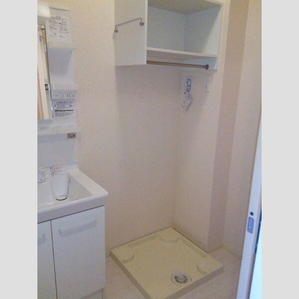 ポルト セレーノ107号室 洗面所