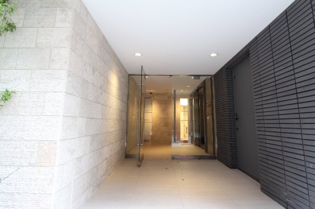 プラウドフラット三越前402号室 エントランス