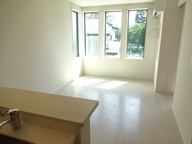 フローラ201号室 リビング