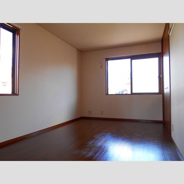 グランドゥール107号室 洋室7.5帖