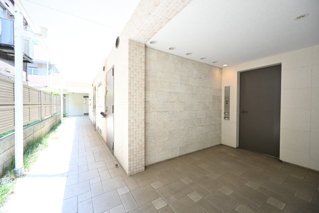 オーク・スクエア八幡山1階 エントランス