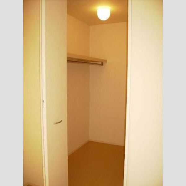 サニーコート　A ウォークインクローゼット(豊富な収納スペース)