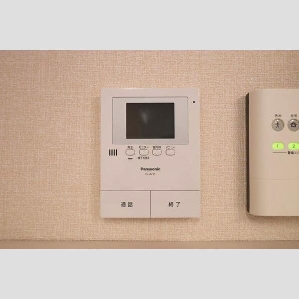 COMFOR105号室 モニター付インターホン
