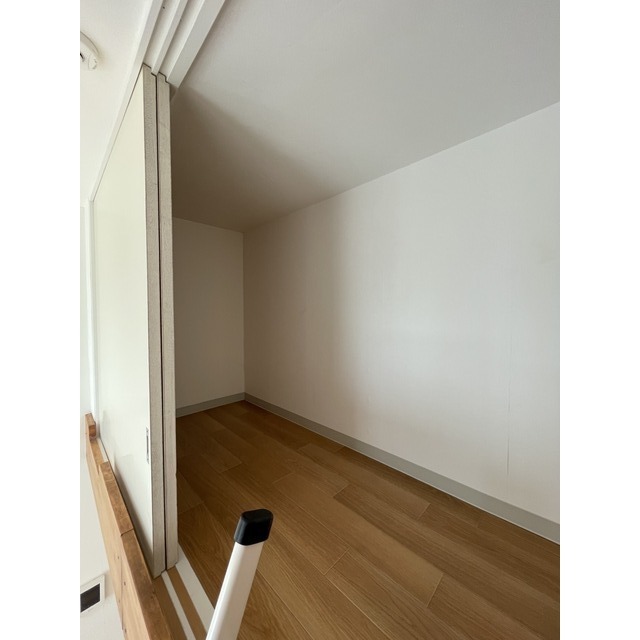 ＳＵＲＦ　ＨＯＵＳＥ212号室 内観