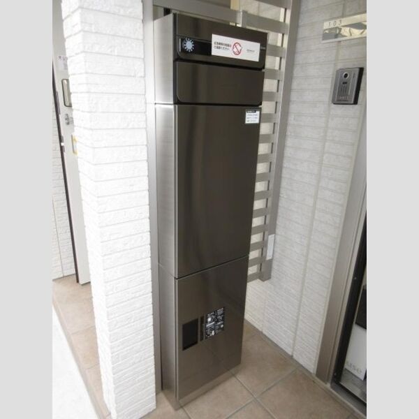 アンジュール氷川台103号室 専用宅配ボックス