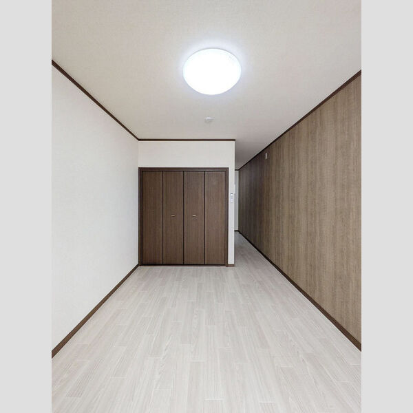 メゾン大牧102号室 洋室