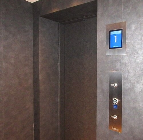 ライオンズ横濱関内レジデンス5階 エレベーター前