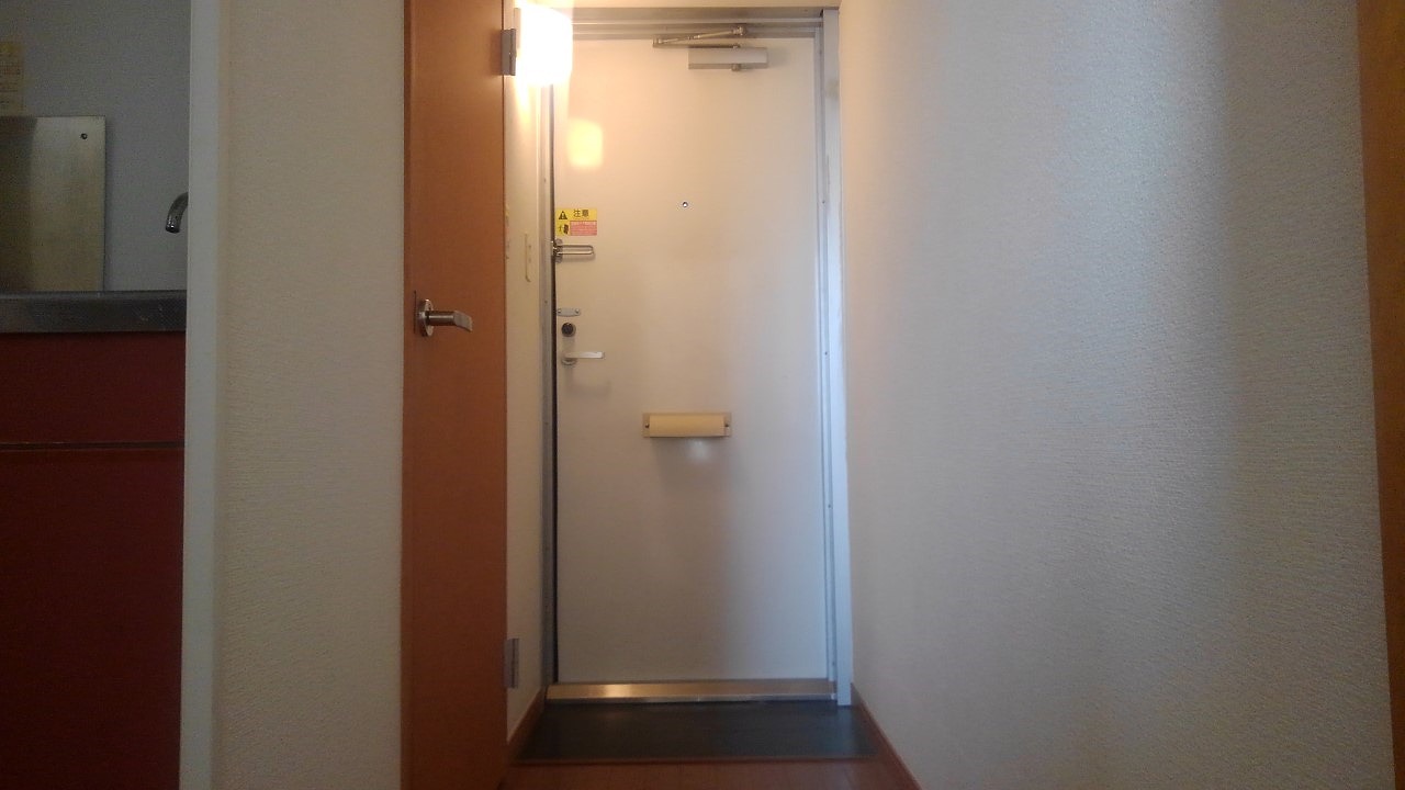 レオパレスグリーンガーデンⅢ 玄関