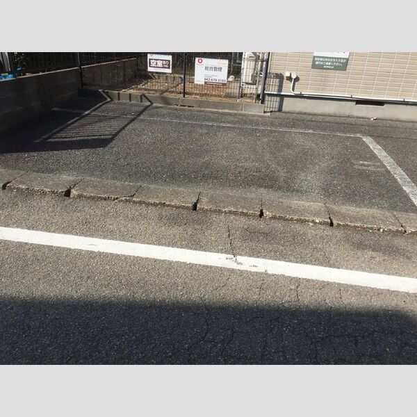 エンドレス106号室 駐車場