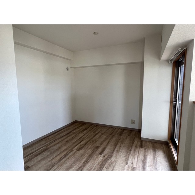 プレシャス　イースト 内観