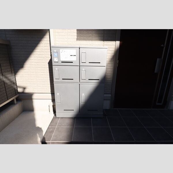 D-ROOM　YATSU205号室 宅配ボックス