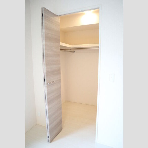 エルヴィータ ウォークインクローゼット