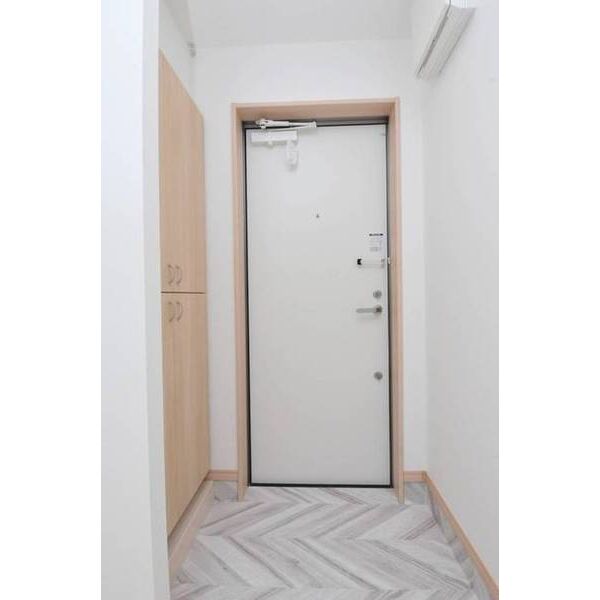 セレーヌ　コーポ若菜0102号室 玄関