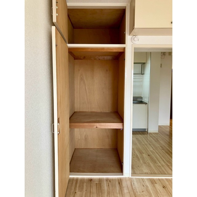 シーサイドテラス302号室 洋室・奥側　収納