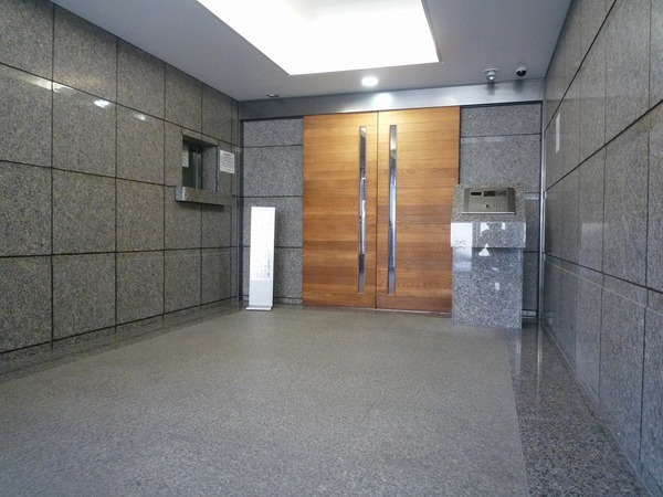 ルーブル新宿西落合伍番館504号室 エントランス