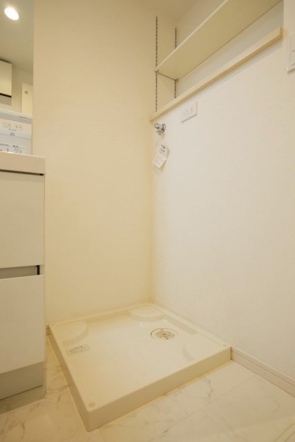 プラハテラス東大前 室内洗濯機置場