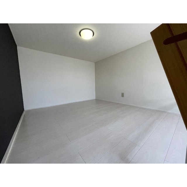 リコリスB 内観