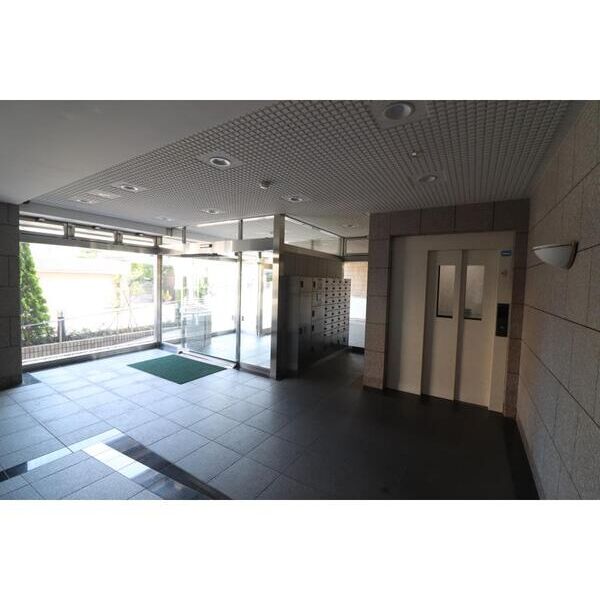 エル・モビック エントランス