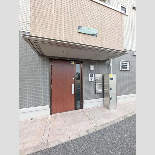 K-プレイス・レイクタウン Ⅱ102号室 出入口