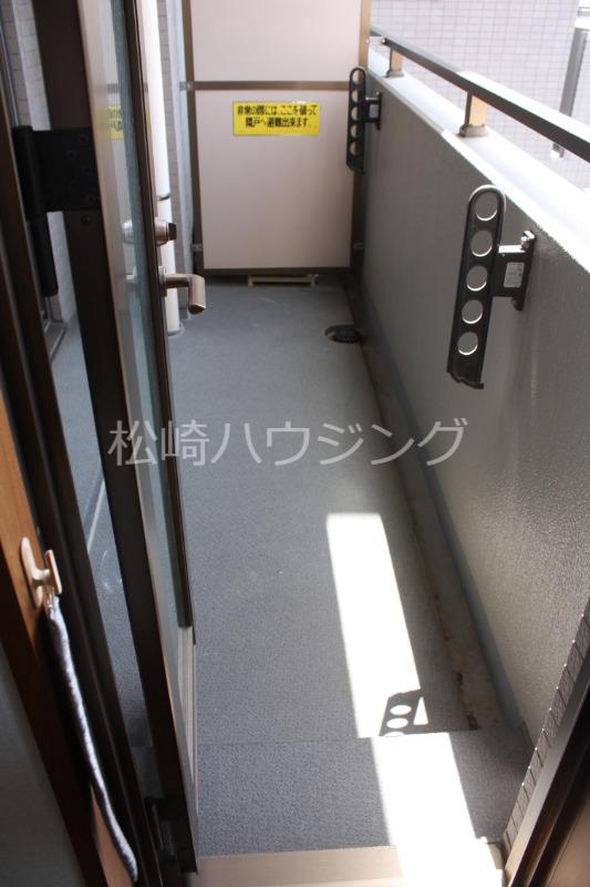 コスモ新井薬師駅前 バルコニー