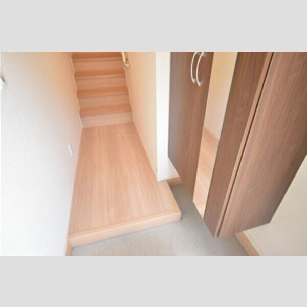 プレミアムコート　D 玄関