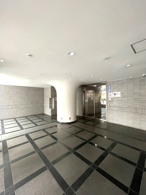 メゾン・ド・ポワリエ2階 ロビー