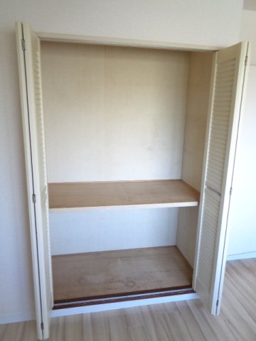 ヒルサイドテラス東寺尾0205号室 洋室１　収納　※別号室の参考写真です(現況優先・仕様違いの場合あり)