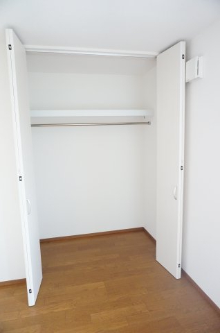 クレールフォレスタ 洋室１　収納　※現況優先