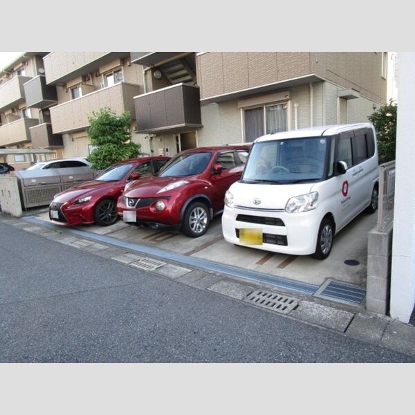 AlbaGrande(アルバグランデ)305号室 駐車場