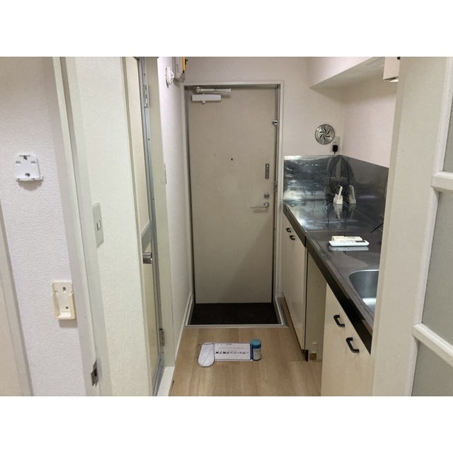 トレニア235号室 玄関