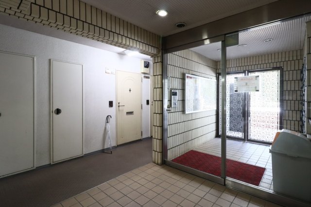 ラ・レジダンス・ド・エスパリエ エントランス