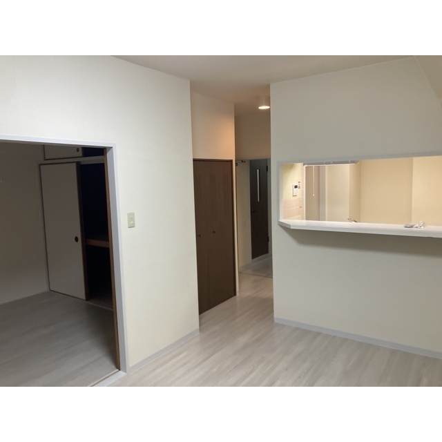 サニーエステート505号室 リビング