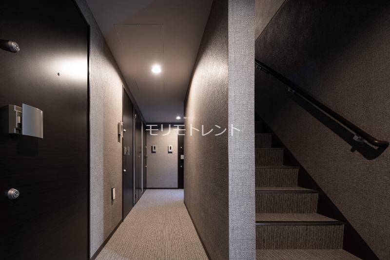 アトリオフラッツ中野2階 内廊下