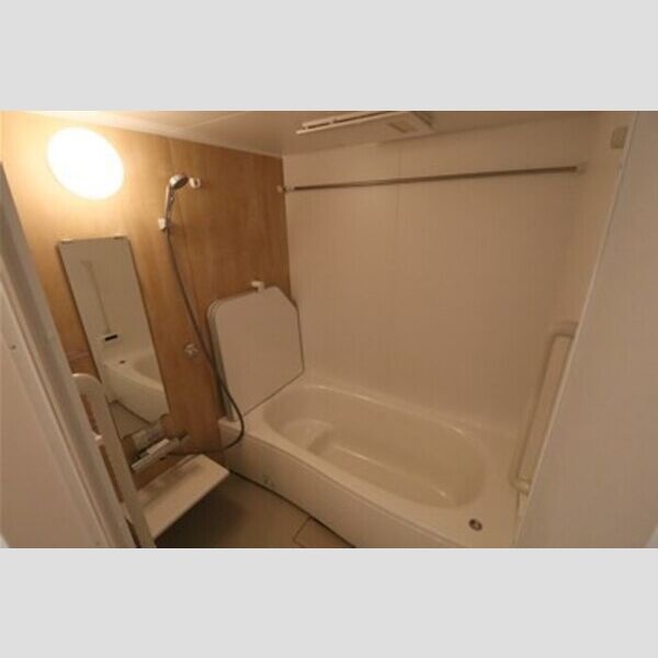 【つつこ】フリージア 浴室