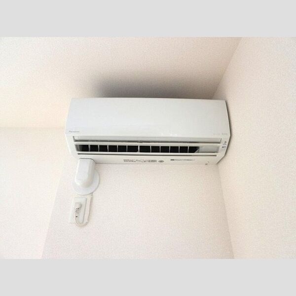 エメ　ドゥーズ エアコン