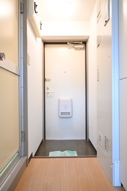 センチュリー西久保1階 玄関